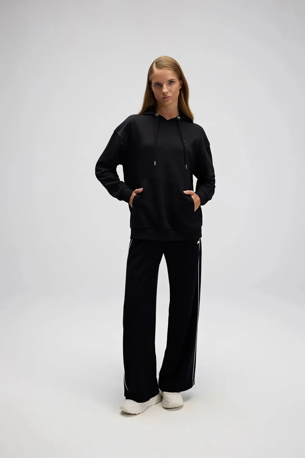 Ellesse Kadın Siyah Kapüşonlu Sweatshirt EF526-BK