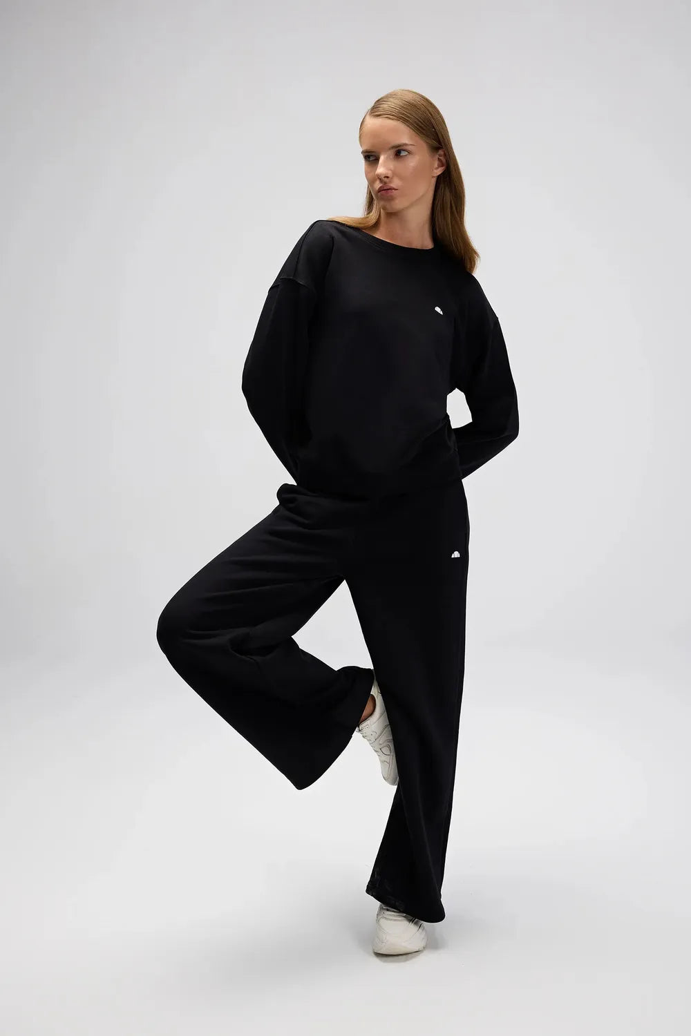 Ellesse Kadın Siyah Sweatshirt EF527-BK