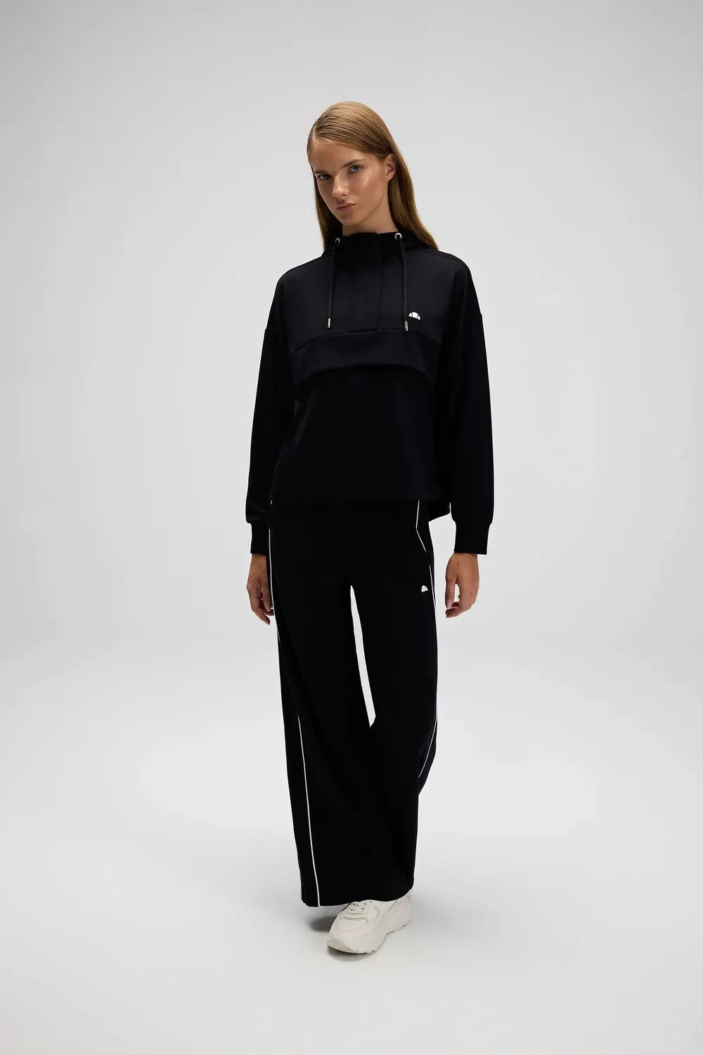 Ellesse Kadın Siyah Kapüşonlu Sweatshirt EF551-BK