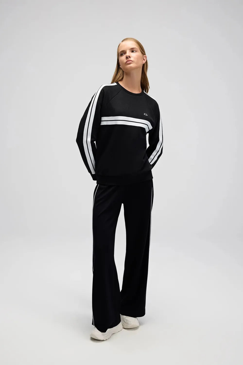 Ellesse Kadın Siyah Sweatshirt EF536-BK