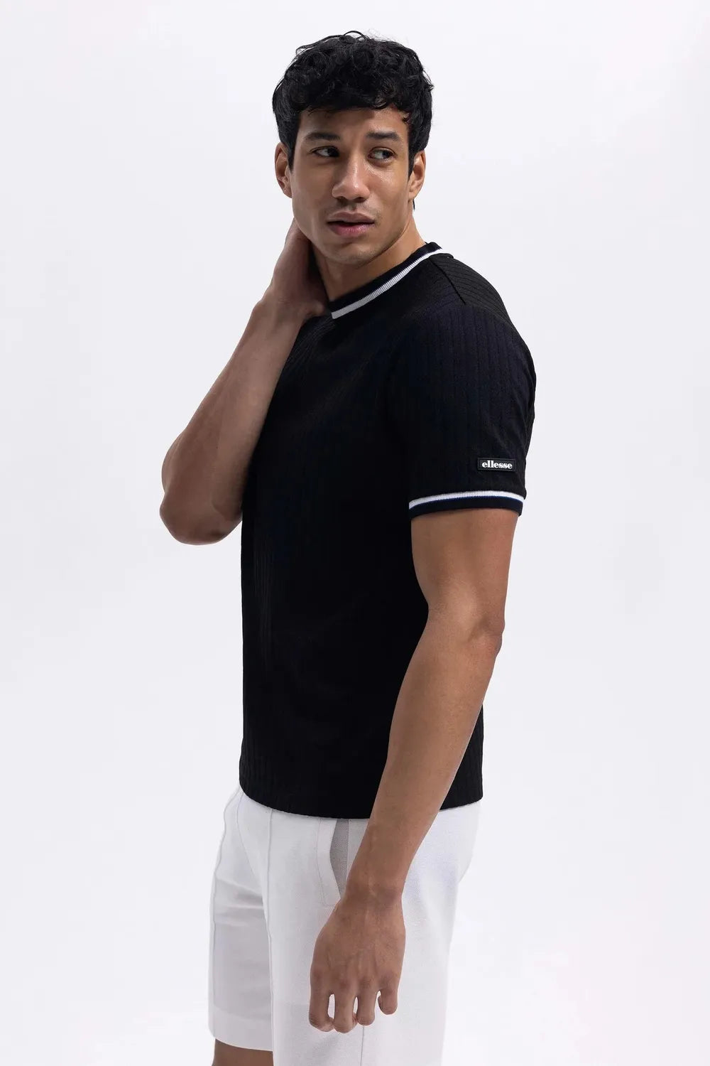 Ellesse Erkek Yuvarlak Yaka Siyah Tişört EM492