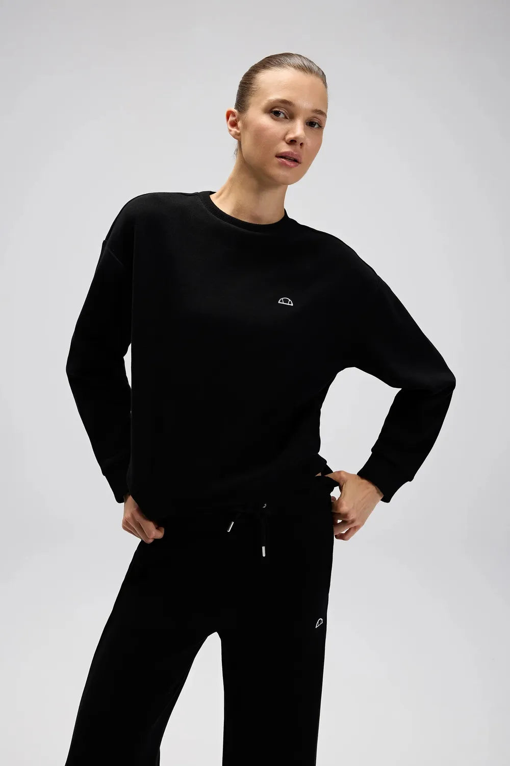 Ellesse Kadın Siyah Sweatshirt EF540-BK