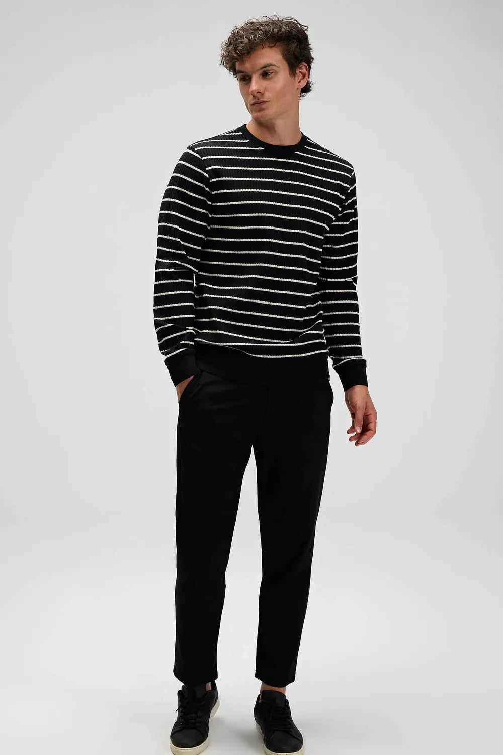 Ellesse Erkek Siyah Sweatshirt EM592-BK