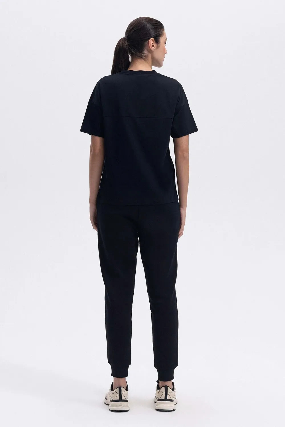 ELLESSE Kadın Siyah Tişört EF394