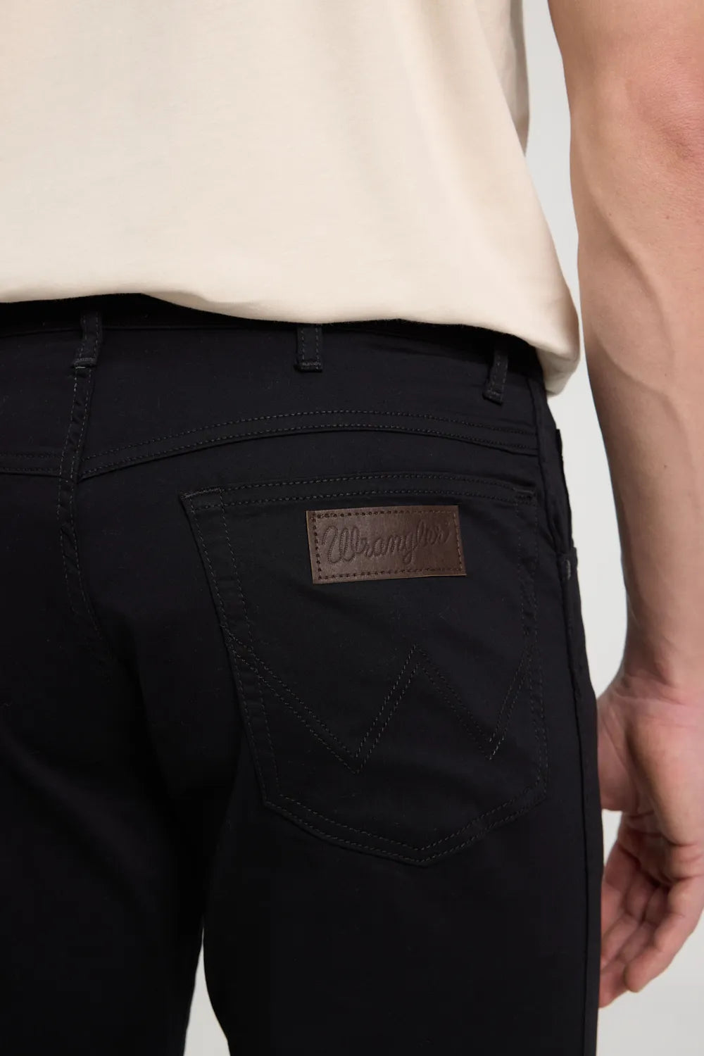 Wrangler Erkek Siyah Pantolon W12SEA001