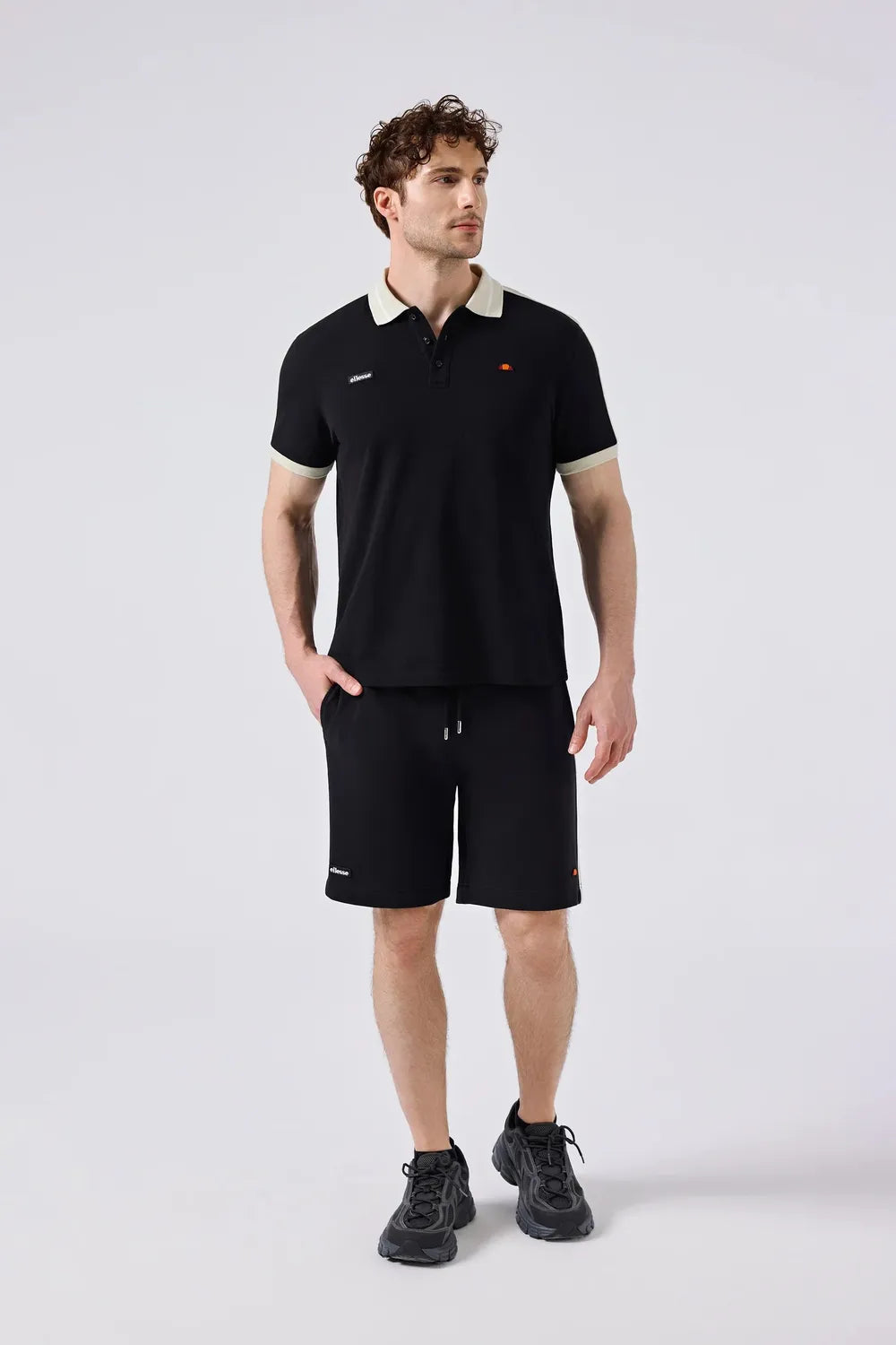 Ellesse Erkek Si̇yah Çizgi Detay Şort 6SM4007