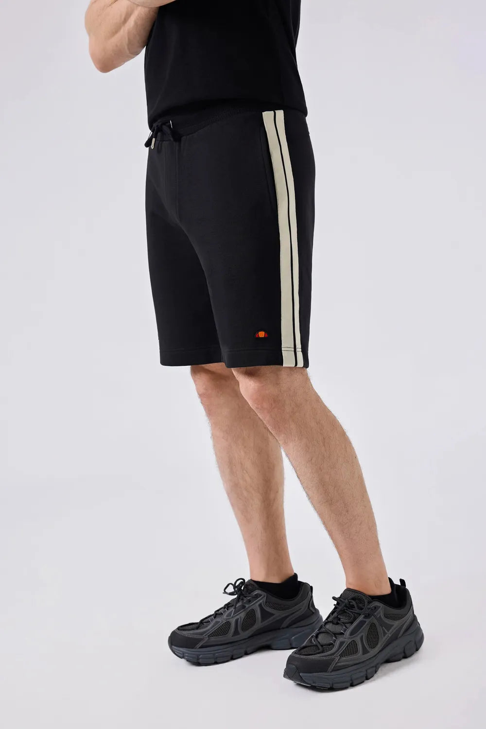 Ellesse Erkek Si̇yah Çizgi Detay Şort 6SM4007